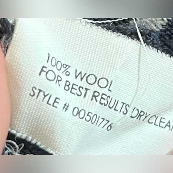 Club Monaco Striped Cropped Sweater - Picture 4 of 11